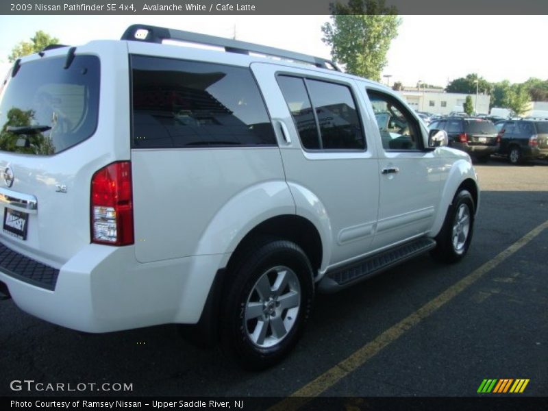 Avalanche White / Cafe Latte 2009 Nissan Pathfinder SE 4x4
