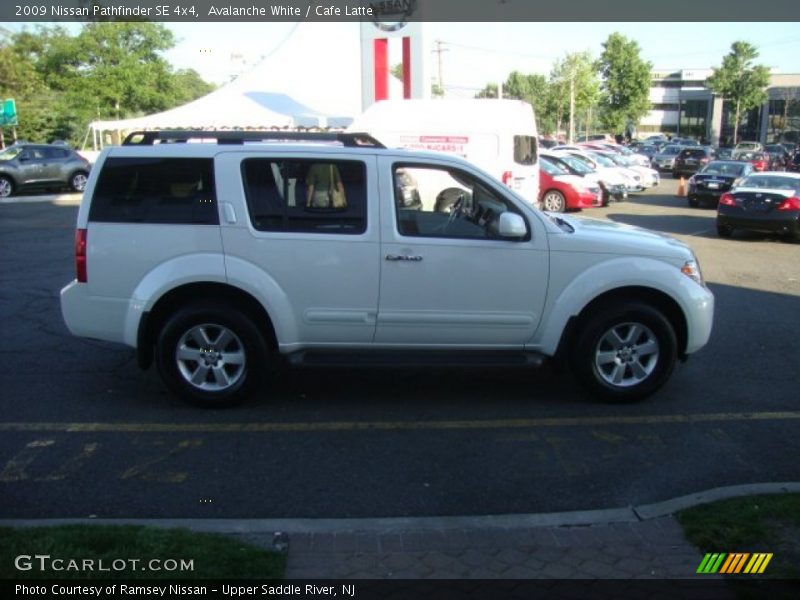 Avalanche White / Cafe Latte 2009 Nissan Pathfinder SE 4x4
