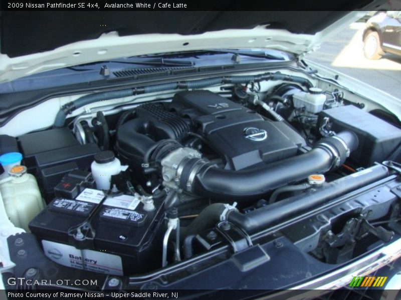 Avalanche White / Cafe Latte 2009 Nissan Pathfinder SE 4x4