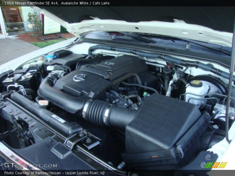 Avalanche White / Cafe Latte 2009 Nissan Pathfinder SE 4x4