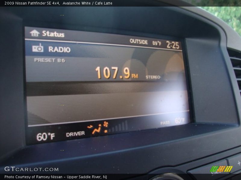 Avalanche White / Cafe Latte 2009 Nissan Pathfinder SE 4x4