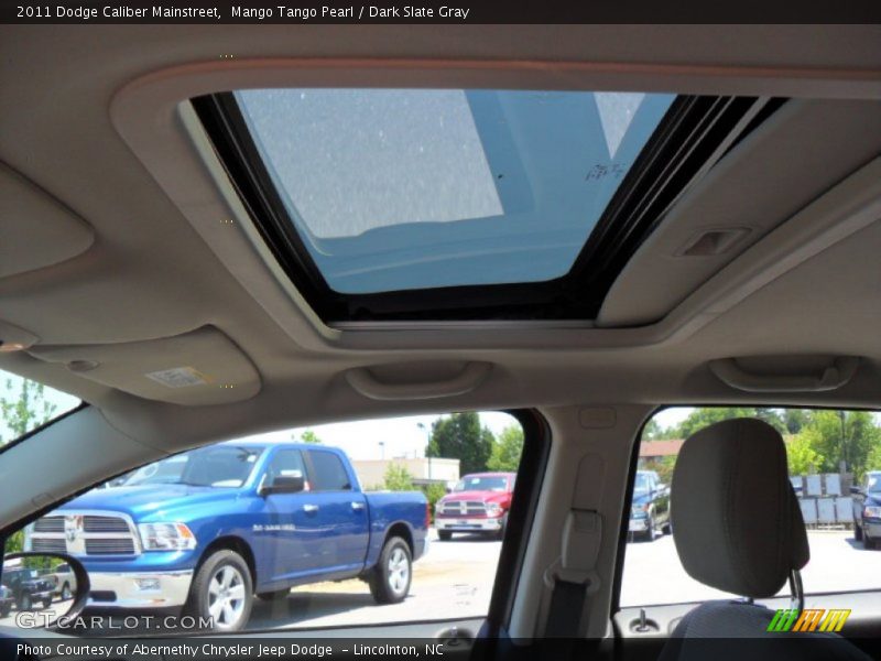 Mango Tango Pearl / Dark Slate Gray 2011 Dodge Caliber Mainstreet