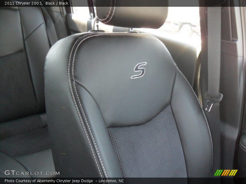  2011 200 S Black Interior