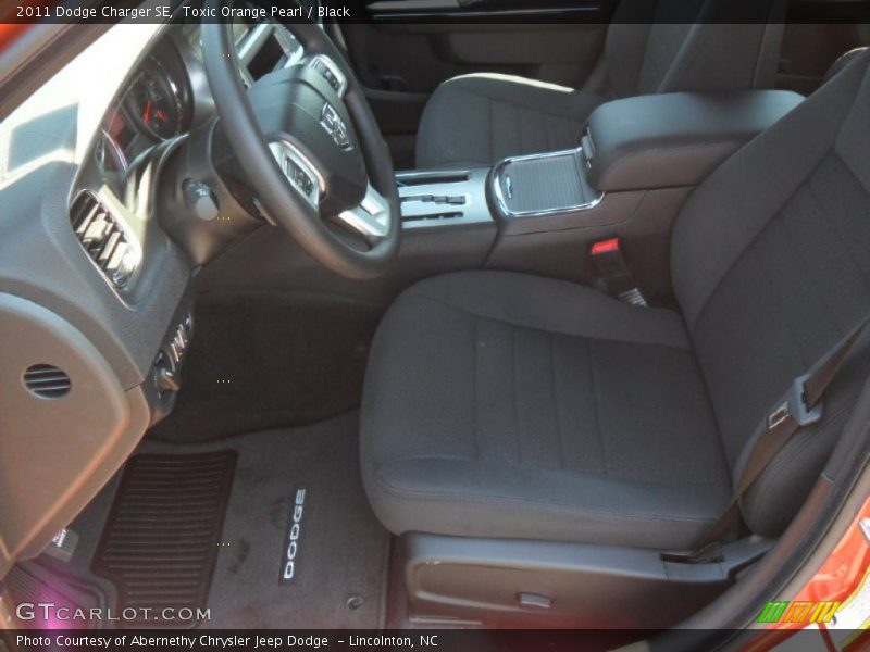 Toxic Orange Pearl / Black 2011 Dodge Charger SE