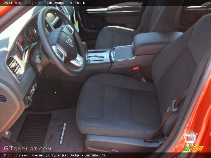 Toxic Orange Pearl / Black 2011 Dodge Charger SE
