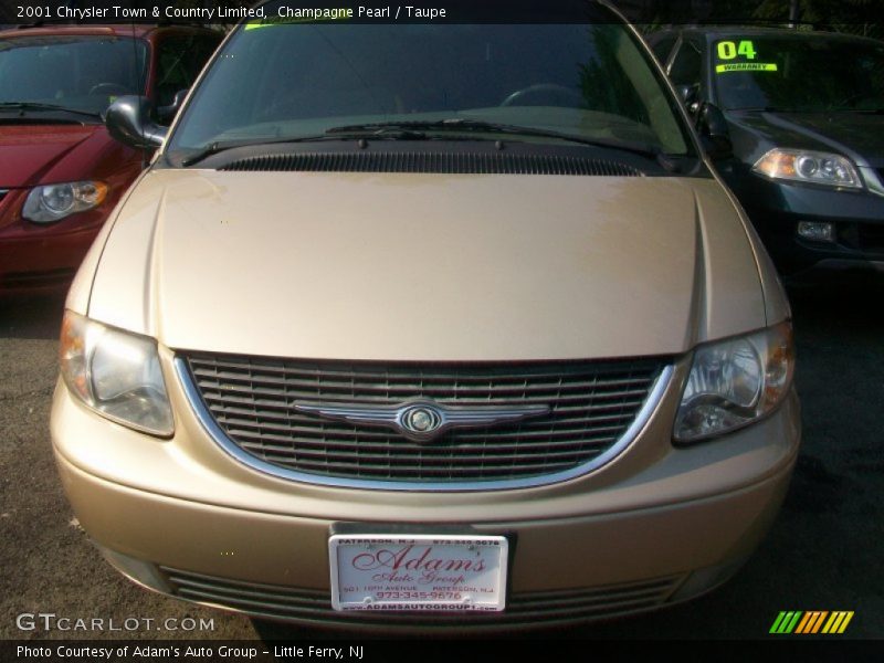 Champagne Pearl / Taupe 2001 Chrysler Town & Country Limited