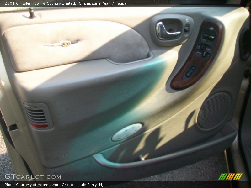 Champagne Pearl / Taupe 2001 Chrysler Town & Country Limited