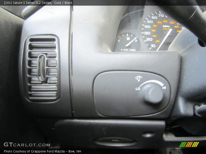 Gold / Black 2001 Saturn S Series SL2 Sedan