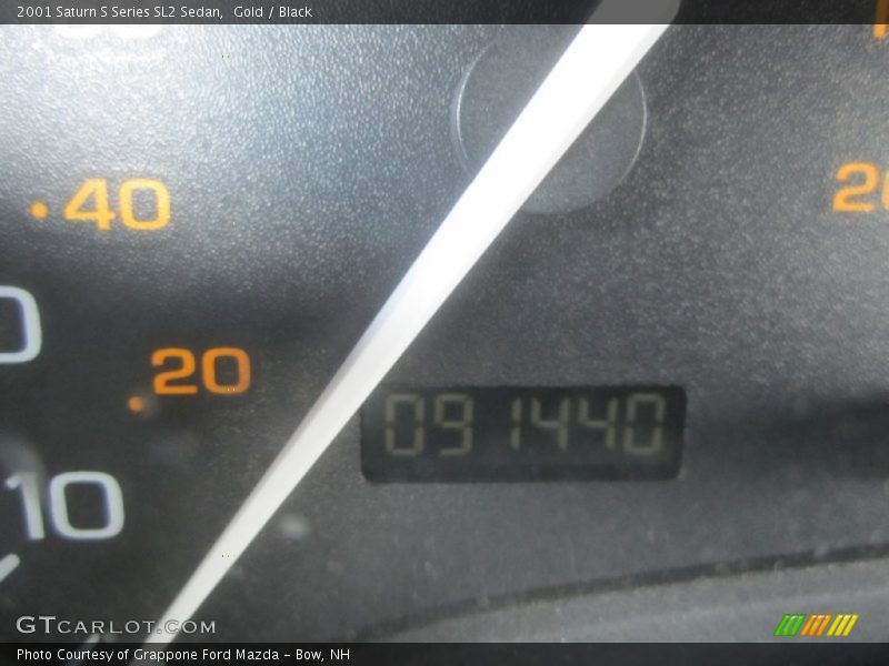 Gold / Black 2001 Saturn S Series SL2 Sedan