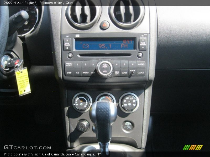 Phantom White / Gray 2009 Nissan Rogue S