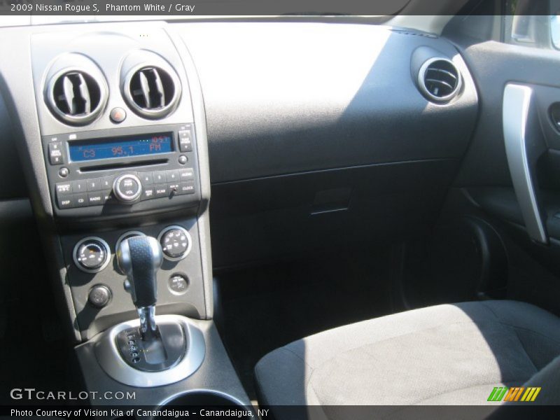 Phantom White / Gray 2009 Nissan Rogue S