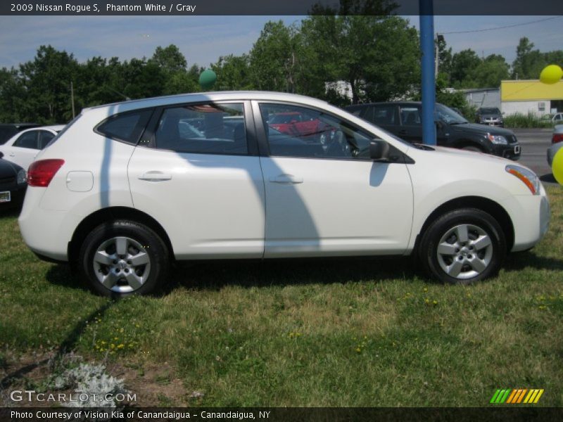 Phantom White / Gray 2009 Nissan Rogue S
