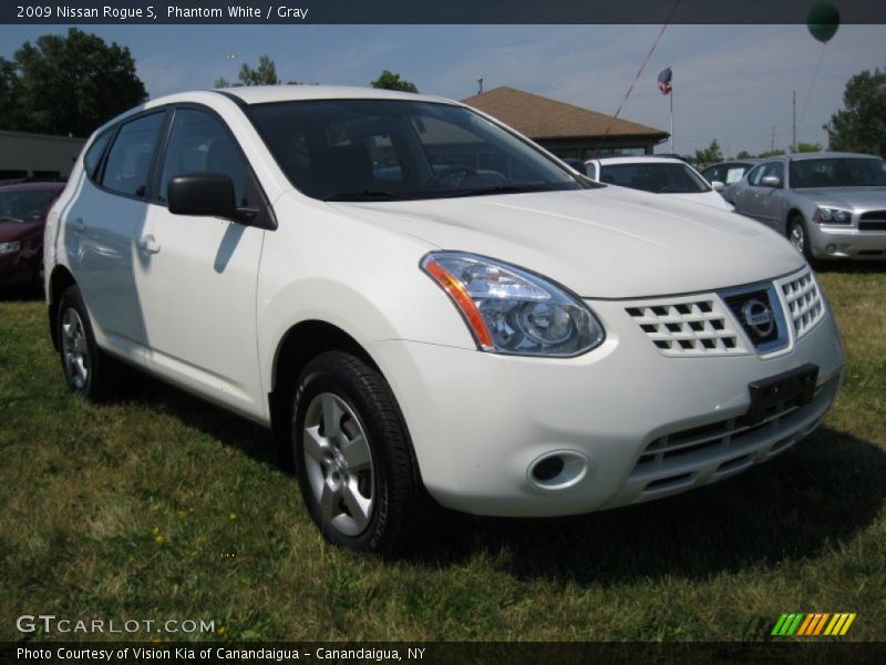Phantom White / Gray 2009 Nissan Rogue S