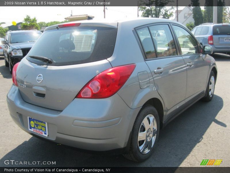 Magnetic Gray / Charcoal 2009 Nissan Versa 1.8 S Hatchback