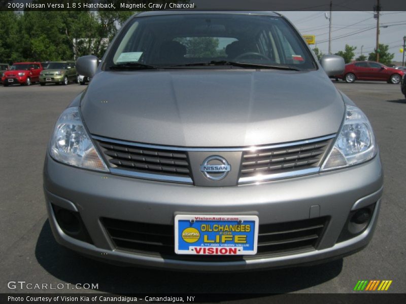 Magnetic Gray / Charcoal 2009 Nissan Versa 1.8 S Hatchback
