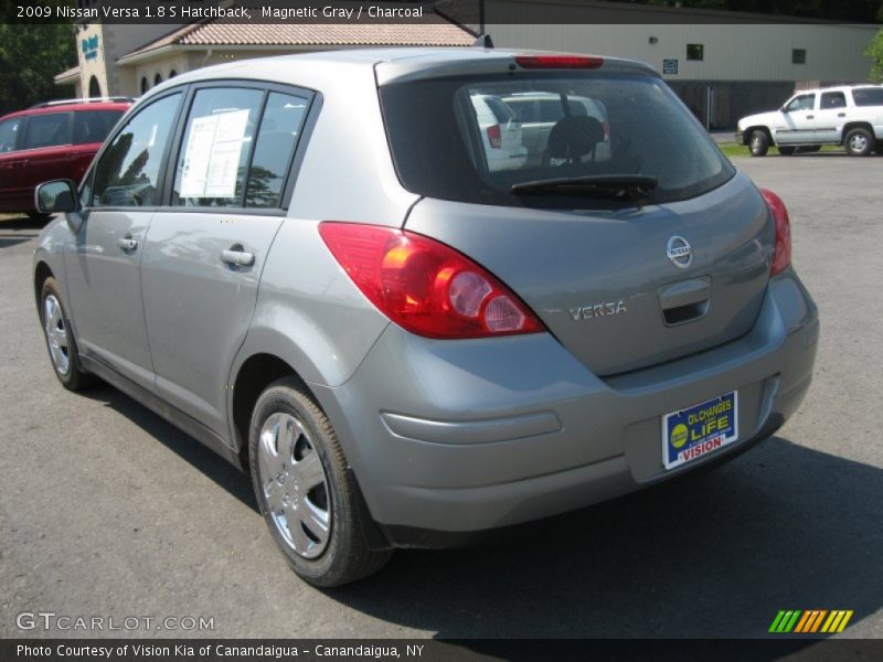 Magnetic Gray / Charcoal 2009 Nissan Versa 1.8 S Hatchback