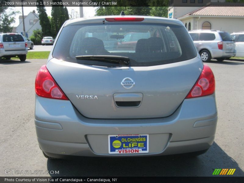 Magnetic Gray / Charcoal 2009 Nissan Versa 1.8 S Hatchback