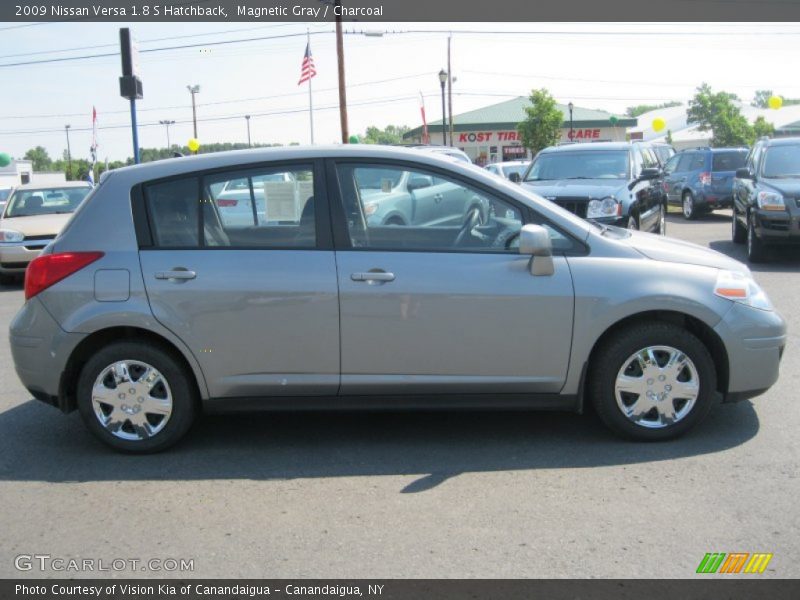 Magnetic Gray / Charcoal 2009 Nissan Versa 1.8 S Hatchback