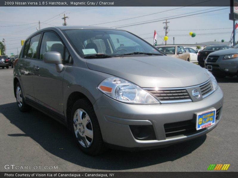 Magnetic Gray / Charcoal 2009 Nissan Versa 1.8 S Hatchback