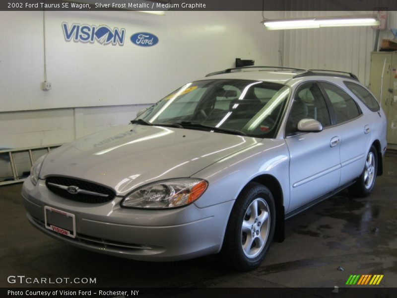 Silver Frost Metallic / Medium Graphite 2002 Ford Taurus SE Wagon