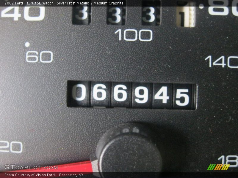 Silver Frost Metallic / Medium Graphite 2002 Ford Taurus SE Wagon