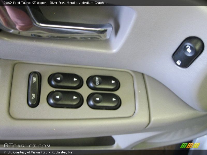 Silver Frost Metallic / Medium Graphite 2002 Ford Taurus SE Wagon