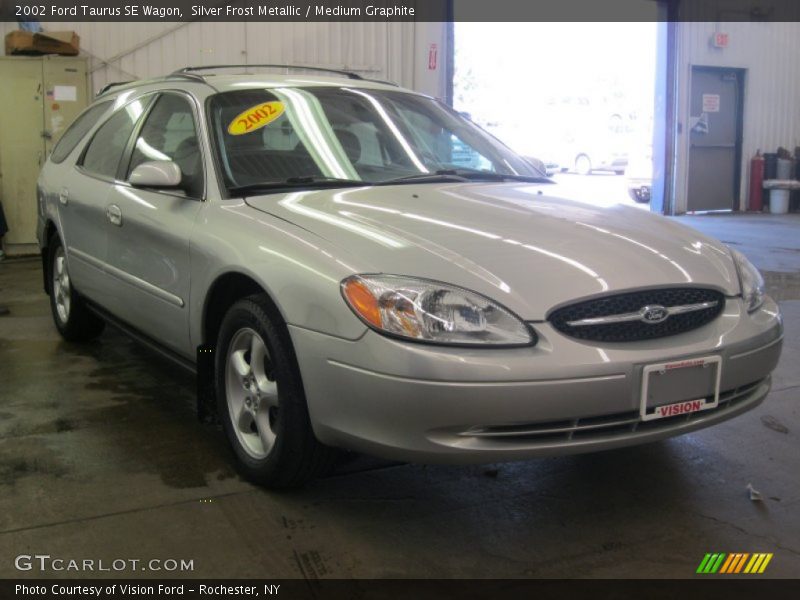 Silver Frost Metallic / Medium Graphite 2002 Ford Taurus SE Wagon