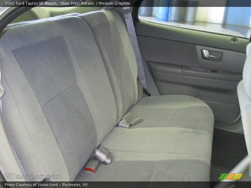 Silver Frost Metallic / Medium Graphite 2002 Ford Taurus SE Wagon