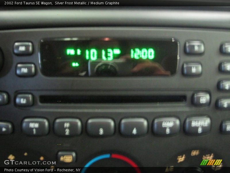 Silver Frost Metallic / Medium Graphite 2002 Ford Taurus SE Wagon