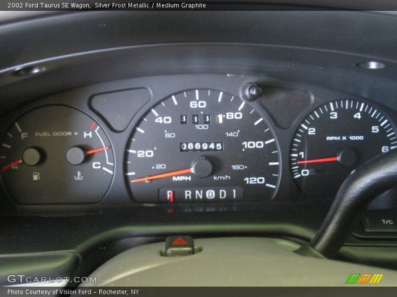 Silver Frost Metallic / Medium Graphite 2002 Ford Taurus SE Wagon