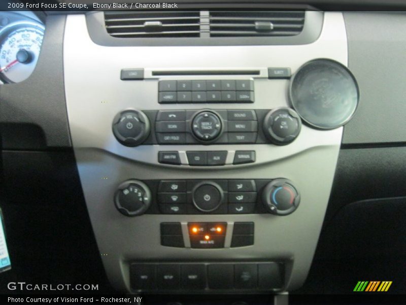 Ebony Black / Charcoal Black 2009 Ford Focus SE Coupe