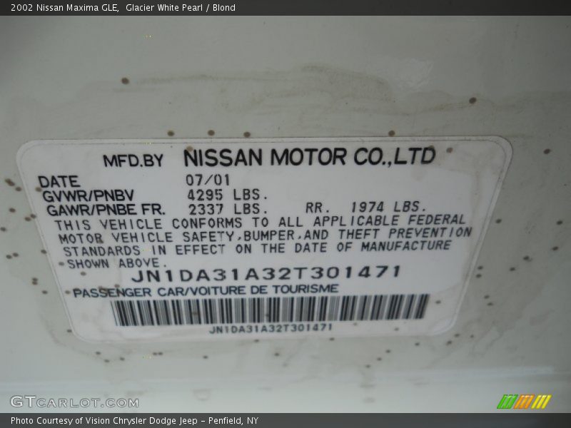 Glacier White Pearl / Blond 2002 Nissan Maxima GLE