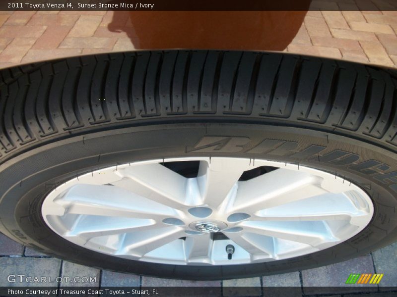 Sunset Bronze Mica / Ivory 2011 Toyota Venza I4