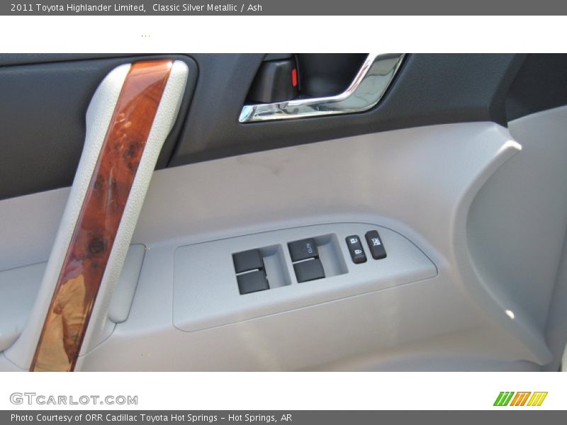 Classic Silver Metallic / Ash 2011 Toyota Highlander Limited