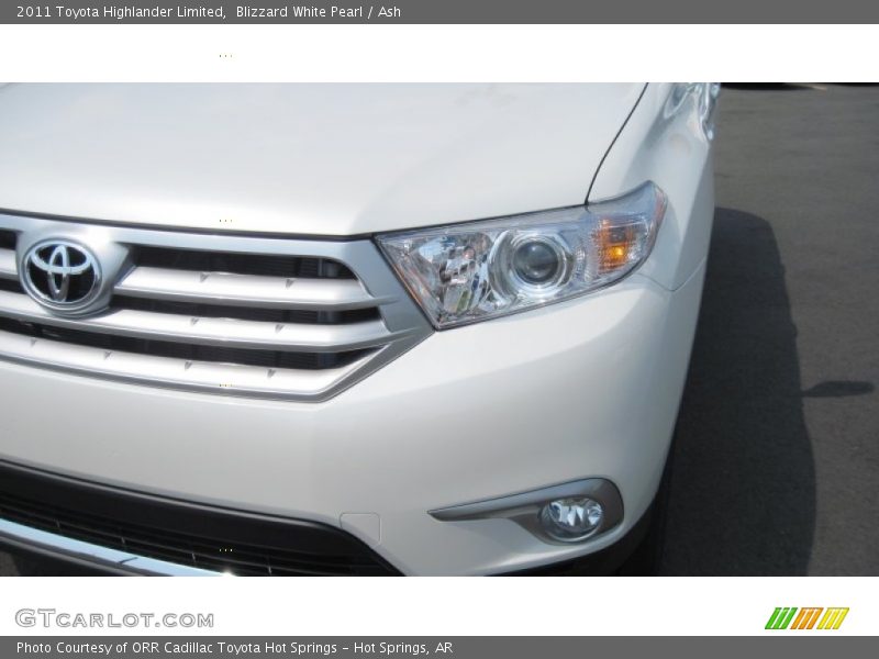 Blizzard White Pearl / Ash 2011 Toyota Highlander Limited