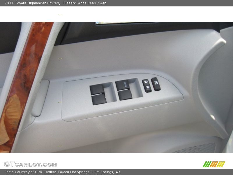 Blizzard White Pearl / Ash 2011 Toyota Highlander Limited