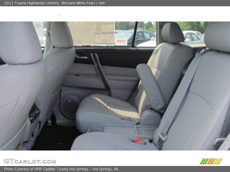 Blizzard White Pearl / Ash 2011 Toyota Highlander Limited