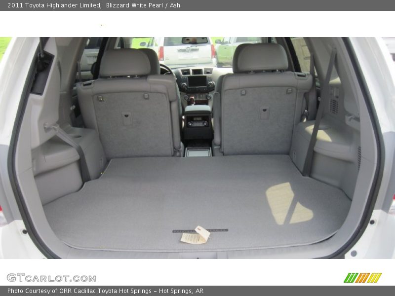 Blizzard White Pearl / Ash 2011 Toyota Highlander Limited