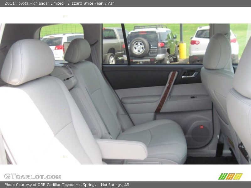 Blizzard White Pearl / Ash 2011 Toyota Highlander Limited