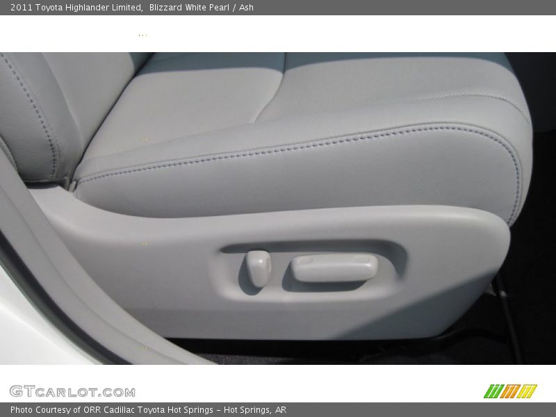 Blizzard White Pearl / Ash 2011 Toyota Highlander Limited