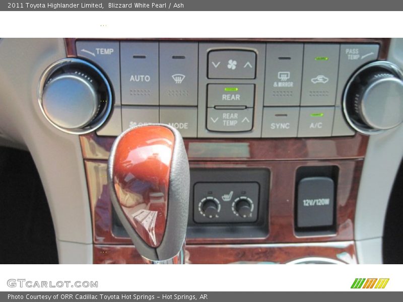 Blizzard White Pearl / Ash 2011 Toyota Highlander Limited