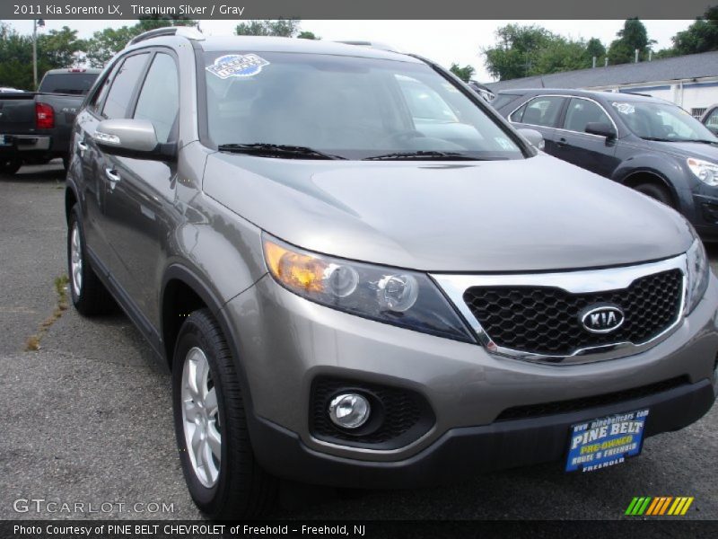 Titanium Silver / Gray 2011 Kia Sorento LX