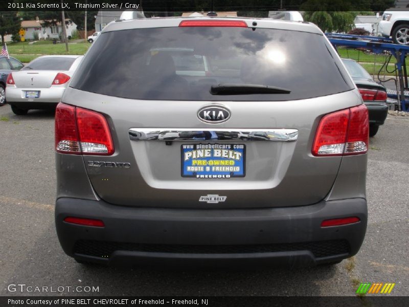 Titanium Silver / Gray 2011 Kia Sorento LX
