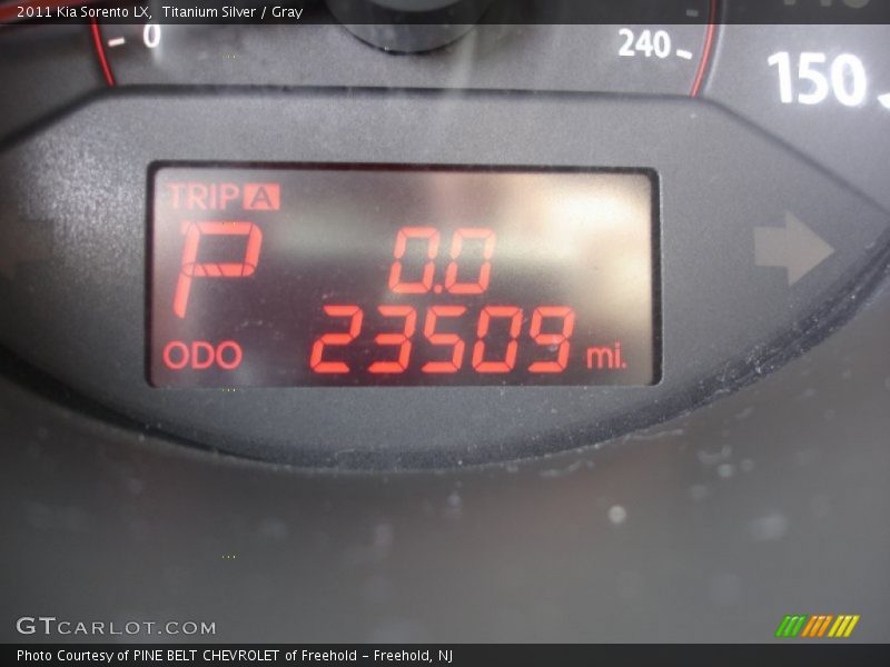 Titanium Silver / Gray 2011 Kia Sorento LX