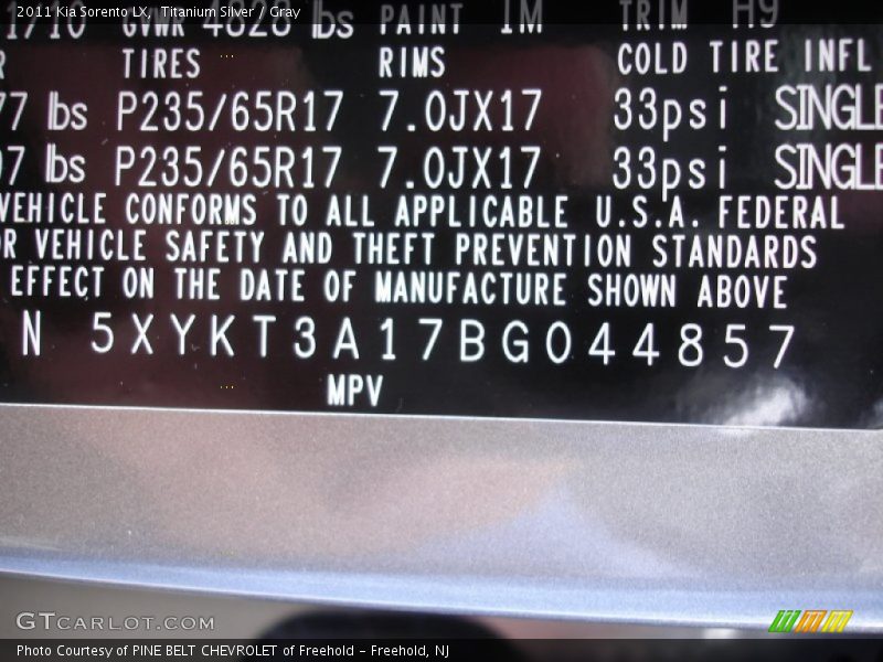 Titanium Silver / Gray 2011 Kia Sorento LX