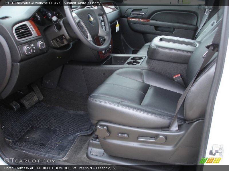 Summit White / Ebony 2011 Chevrolet Avalanche LT 4x4