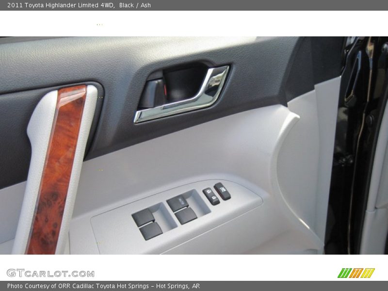 Black / Ash 2011 Toyota Highlander Limited 4WD