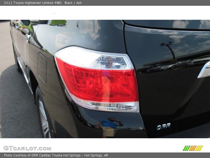 Black / Ash 2011 Toyota Highlander Limited 4WD