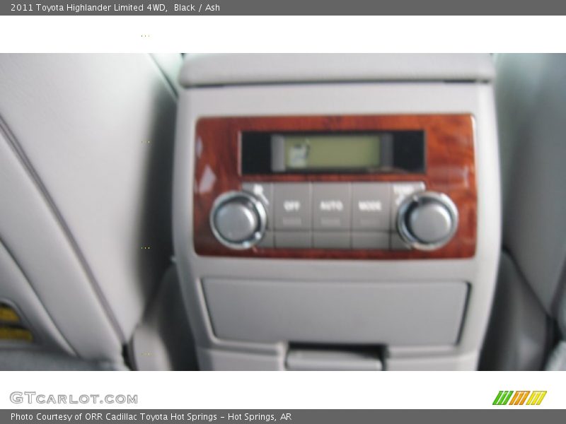 Black / Ash 2011 Toyota Highlander Limited 4WD