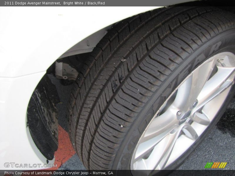 Bright White / Black/Red 2011 Dodge Avenger Mainstreet